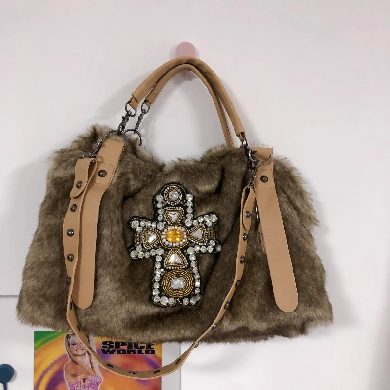 

Зимняя плюшевая сумка на плечо для девочек Y2k, женская роскошная сумка через плечо под мышками, сумка-тоут Millennial для поездок на работу, кошельки и сумки