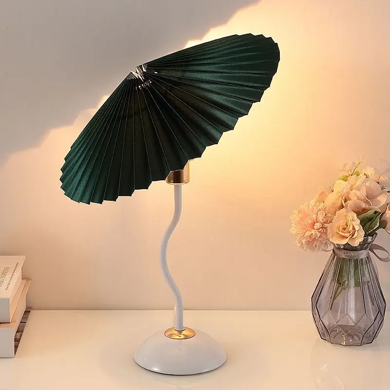 

Danish Designer Vintage Retro Pleats Table Lamp Nordic Led Lights Bedside Desk Beside The Sofa Atmosphere Desk Lamp Room Decor