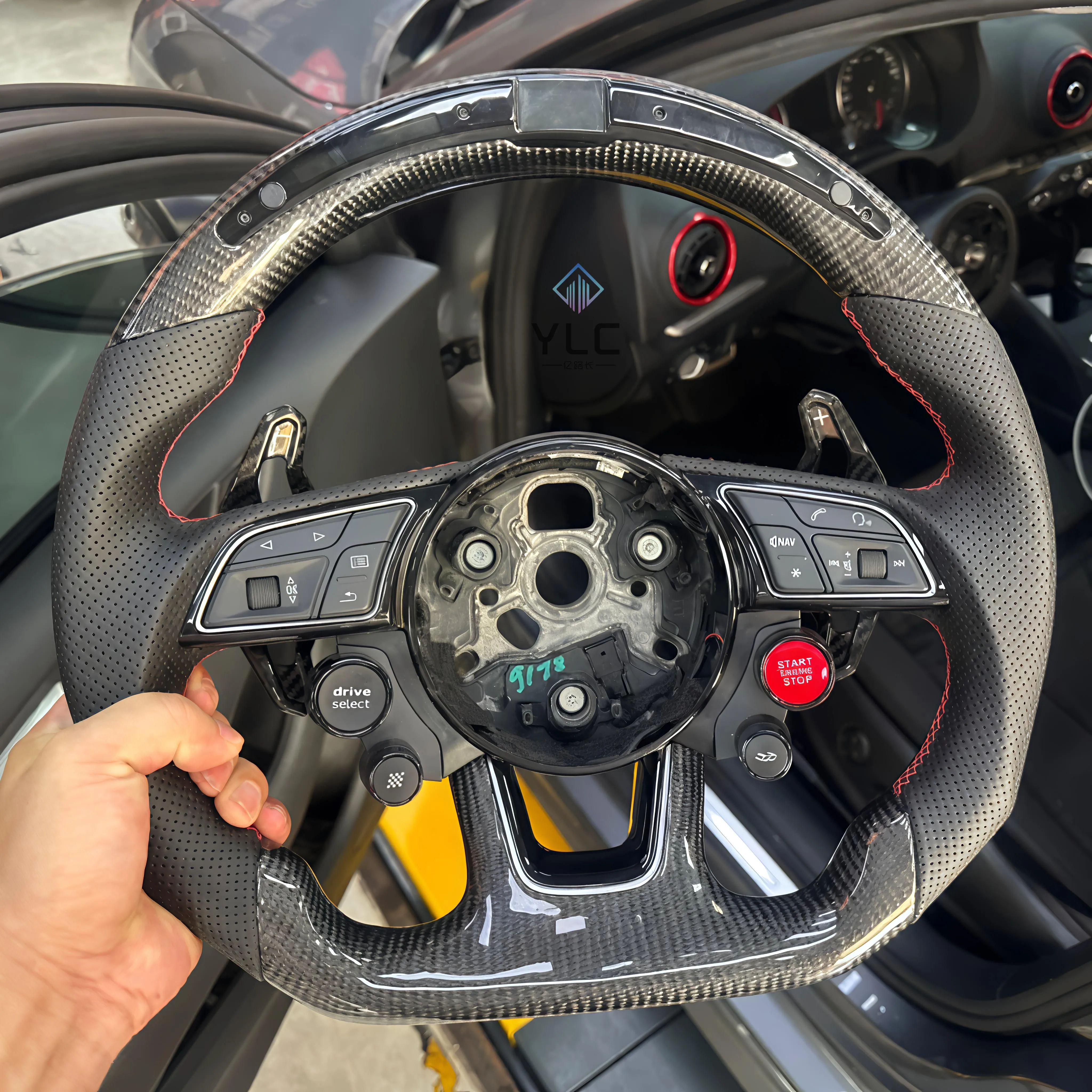 Half  Carbon Fiber Paddle LED Steering Wheel for Audi TT R8 A4 A5 B8 B9 S4 RS6 A6 C7 RS Q5 Q6 Without airbags