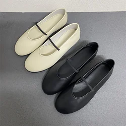 The new Mary Jane ballet flats feature a minimalist style made of lamb leather with elastic bands and leather lining