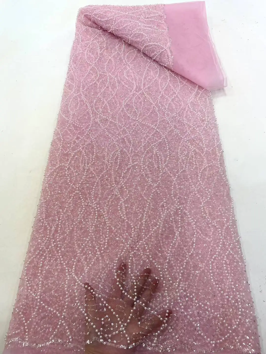 رائعة الراقية الفاخرة تصميم الأزياء الجديدة النسيج اليدوية التطريز صافي الدانتيل الخرز الكامل لصنع فستان الزفاف النساء