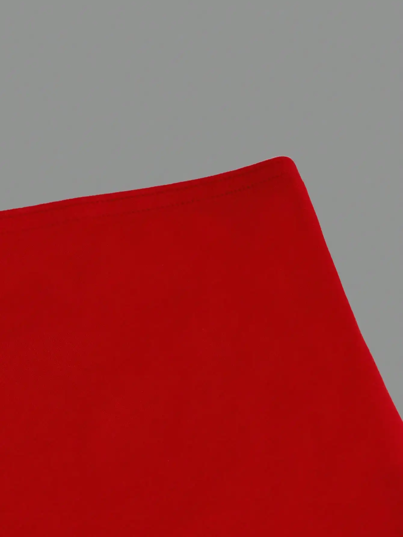 2pcs 레드 Y2K 백리스 튜브 탑 & 반바지 세트, 화이트 히비스커스 프린트, 비치 스타일 여름 의상