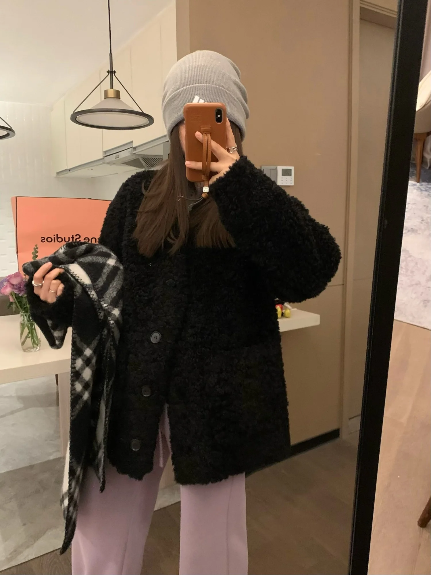 

Vasse Bla Lamb Fur Jaet Women's Thiened Loose Sle V-Ne Mid-Length ort Coat Korean Lazy Feel Winter Outerwear