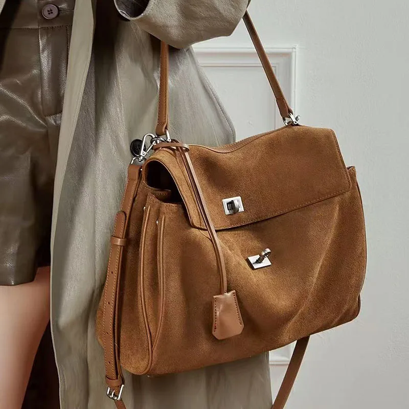 Ladies' frosted leather large capacity shoulder tote bag 2026 new versatile solid color metal decoration tote bag