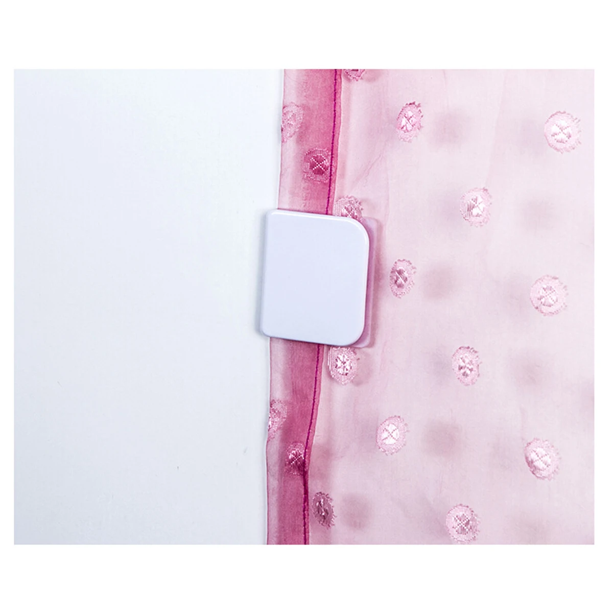 

4pcs Curtain Clips Strong Adhesive Shower Guard Sticky Hooks Bathroom Accessories Keep Liner In Tub Prevent Water Spilling