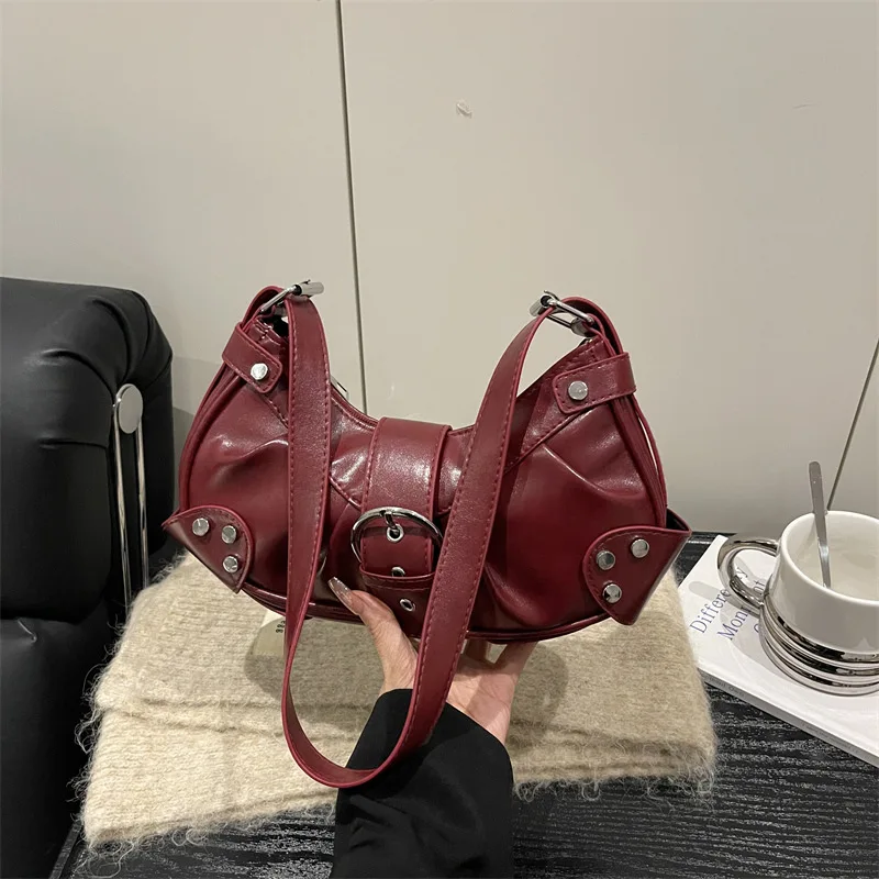 Pleated Armpit Bag Retro Commuter Bag Rivets Crescent Moon Design Woman Fashionable Cool Personality New All-matching