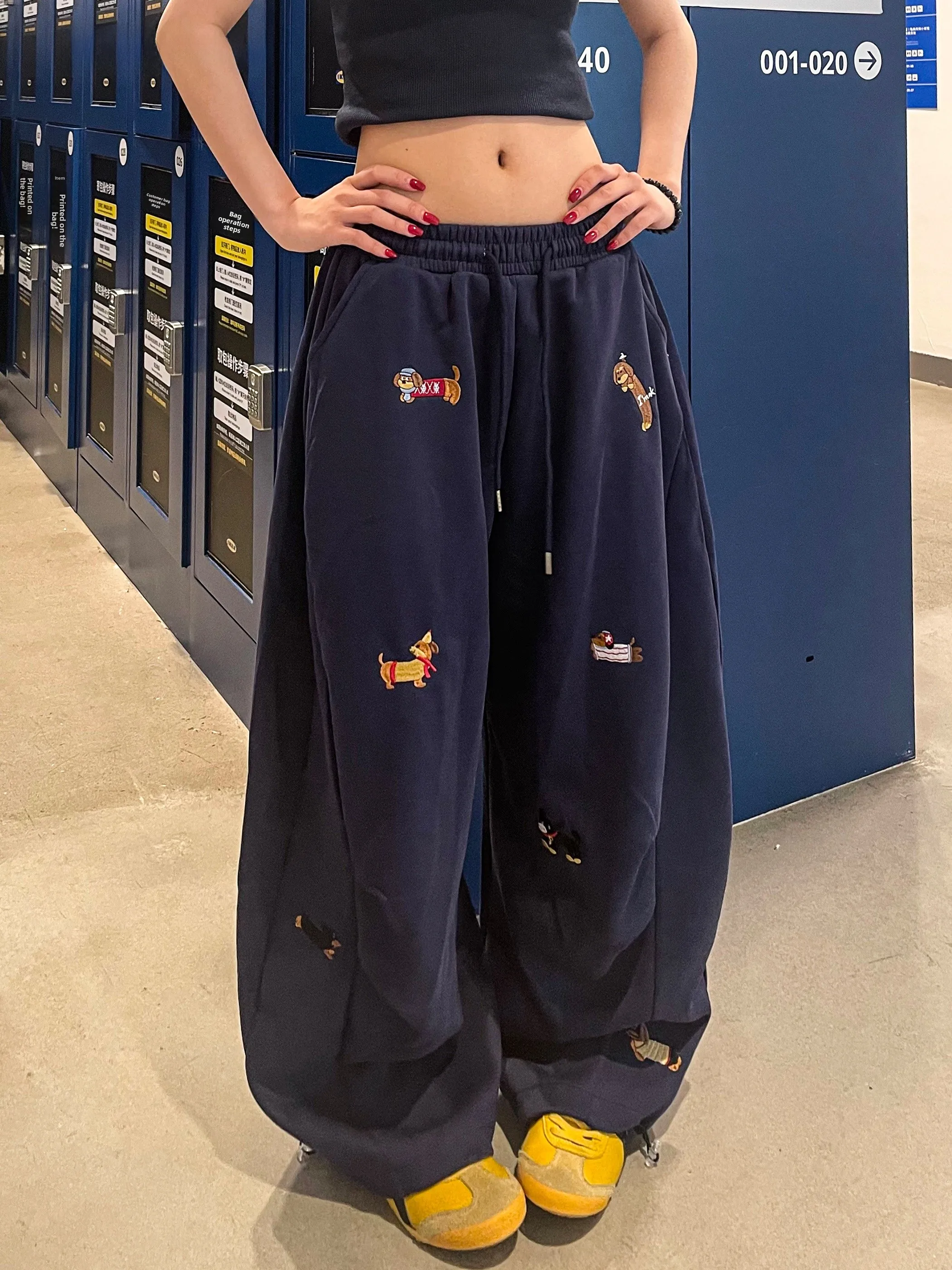 بنطلون رياضي واسع الساق بتطريز كلب السجق على الطراز الأمريكي للرجال والنساء، بنطلون كاجوال ريترو مطوي ونحيف #4