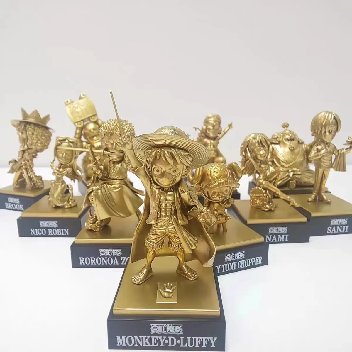 

ONE PIECE Nico Robin Usopp Bronze Statue Figures Model Cosplay Props Doll Collection Room Ornaments Toys Kids Gifts