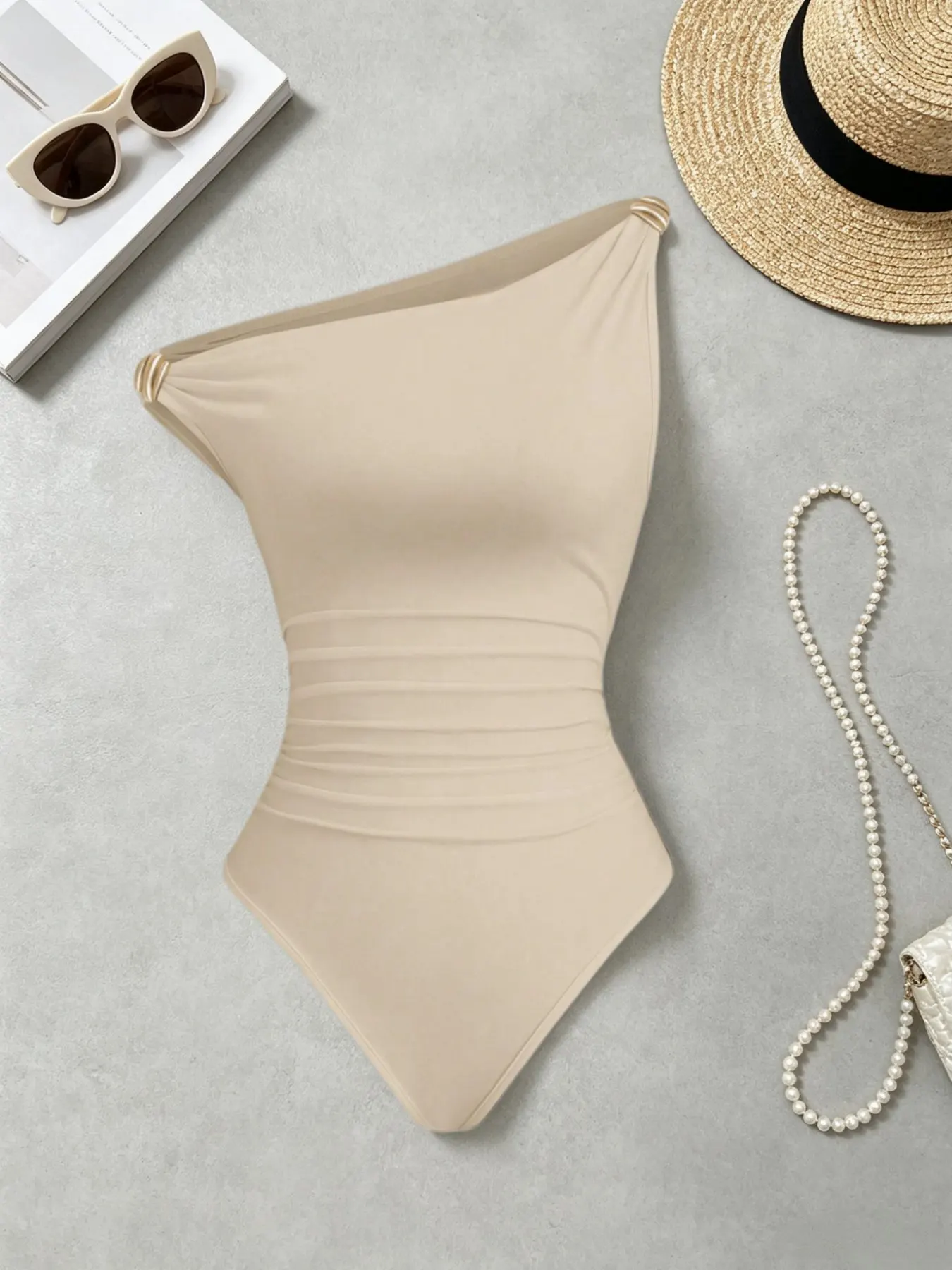 Damen One-Shoulder Bodysuit mit Metallbeschlägen, geraffter Taille, schmaler Passform, figurbetonter Jumpsuit, lässige Club- und Alltagskleidung, Streetwear-Oberteil – Detail 2