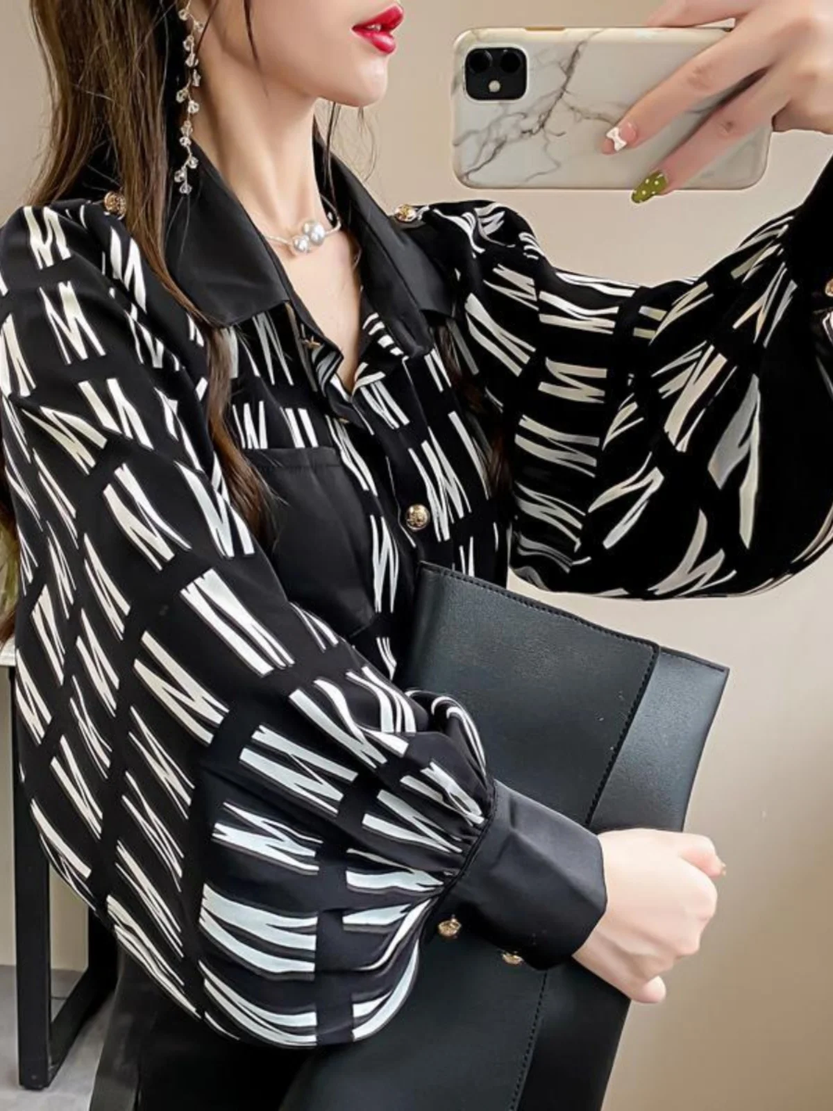 

Повседневная женская блузка с принтом, пэчворком, свободными рукавами-фонариками и воротником, из полупрозрачной полиэстеровой ткани, модный топ