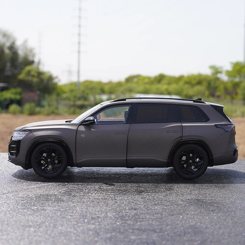 Usine originale 1:18 Volkswagen Teramont Pro 2025 modèle de voiture de simulation en alliage moulé sous pression, jouet cadeau pour garçon, article décoratif pour adulte