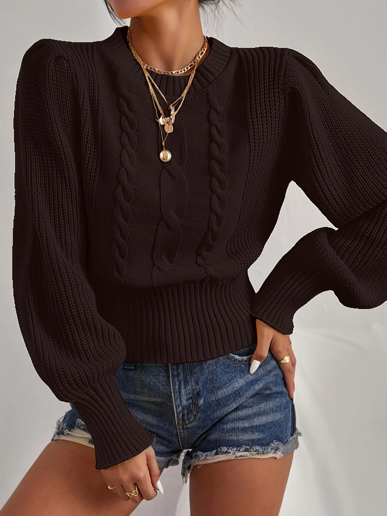 

Женский витой вязаный пуловер с круглым вырезом и рукавами-фонариками