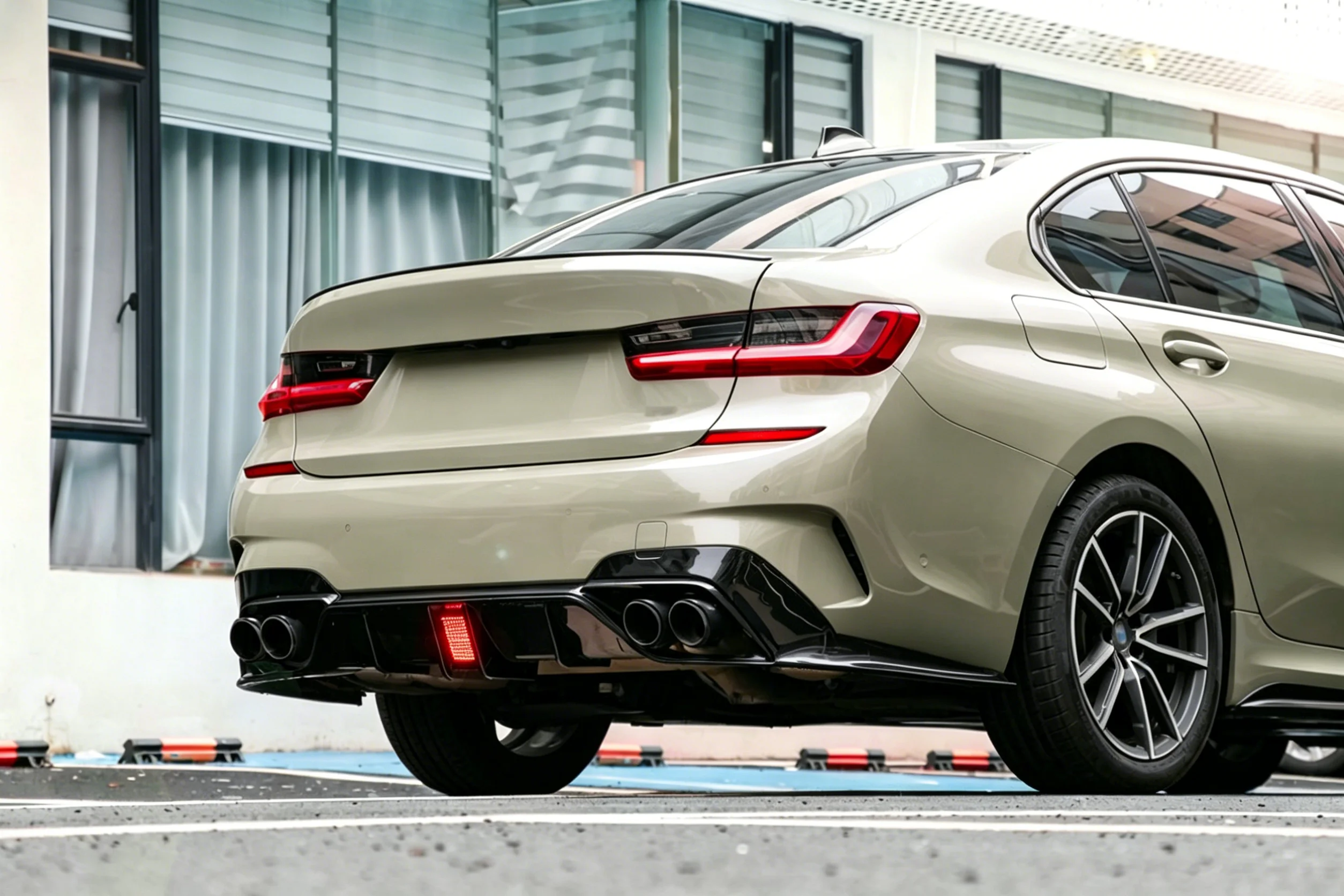 Speed 8 High Quality Bodykit Diffuser With Exhaust Pipe for 3 Series G20 G28 Racing Rear Lip With Tips Rear Diffuser