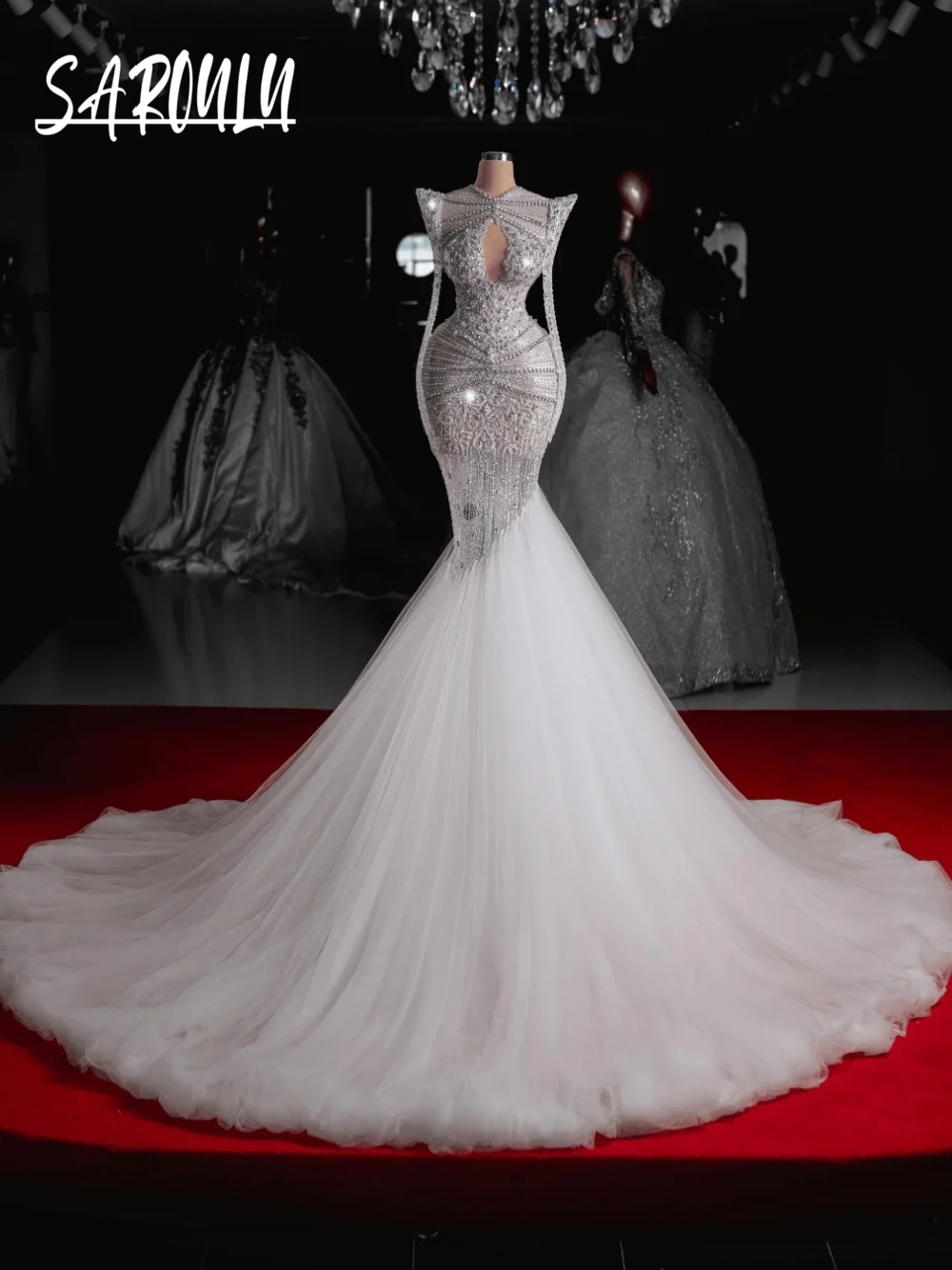 

Silver Crystals Illusion Wedding Dress Customized Women Sexy Front Cut Out Bride Wear Chic Dramatic Mermaid Tulle Bridal Gown