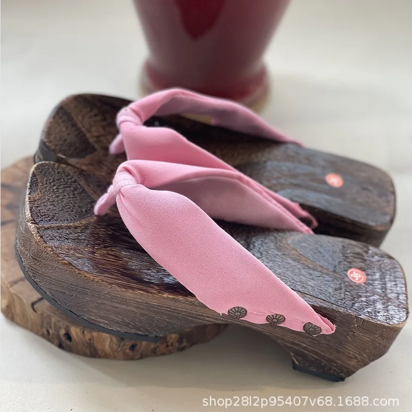 2026 New Women's Japanese Style Crescent Geta Sandals Solid Color Modified Platform High Heel Thong Slippers For Cosplay 2