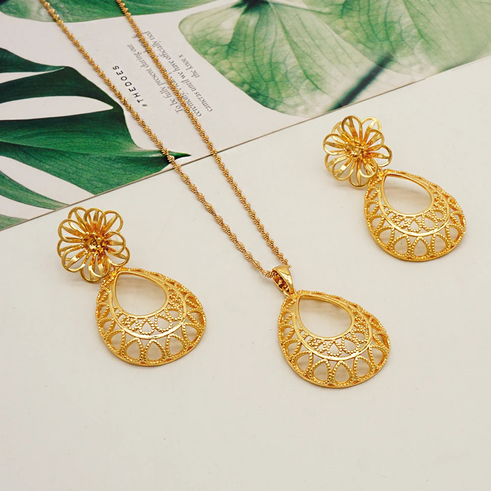 Women's Gold Color Necklace Set with Stud Earrings, Lightweight