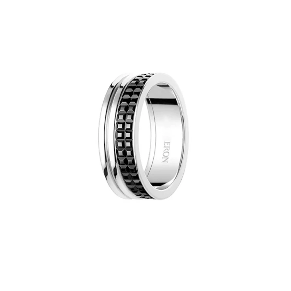 

Practical Chic: Rings That Combine Fashion with Functionality