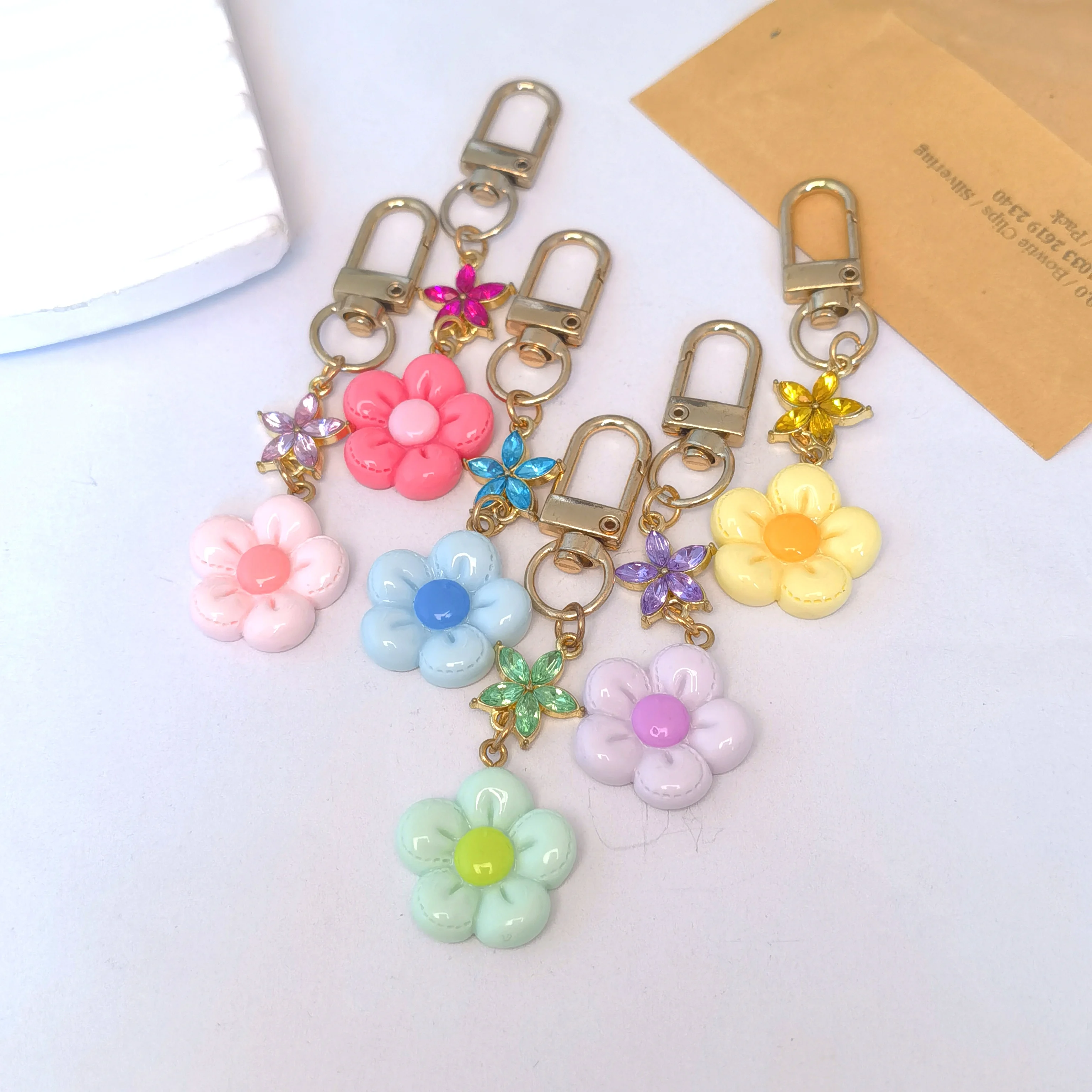 Little Flower Keychain Colorful Keyring Cute Bagpack Pendant Key Holder Phone Case Hanging Ornament Sweet Phone Strap