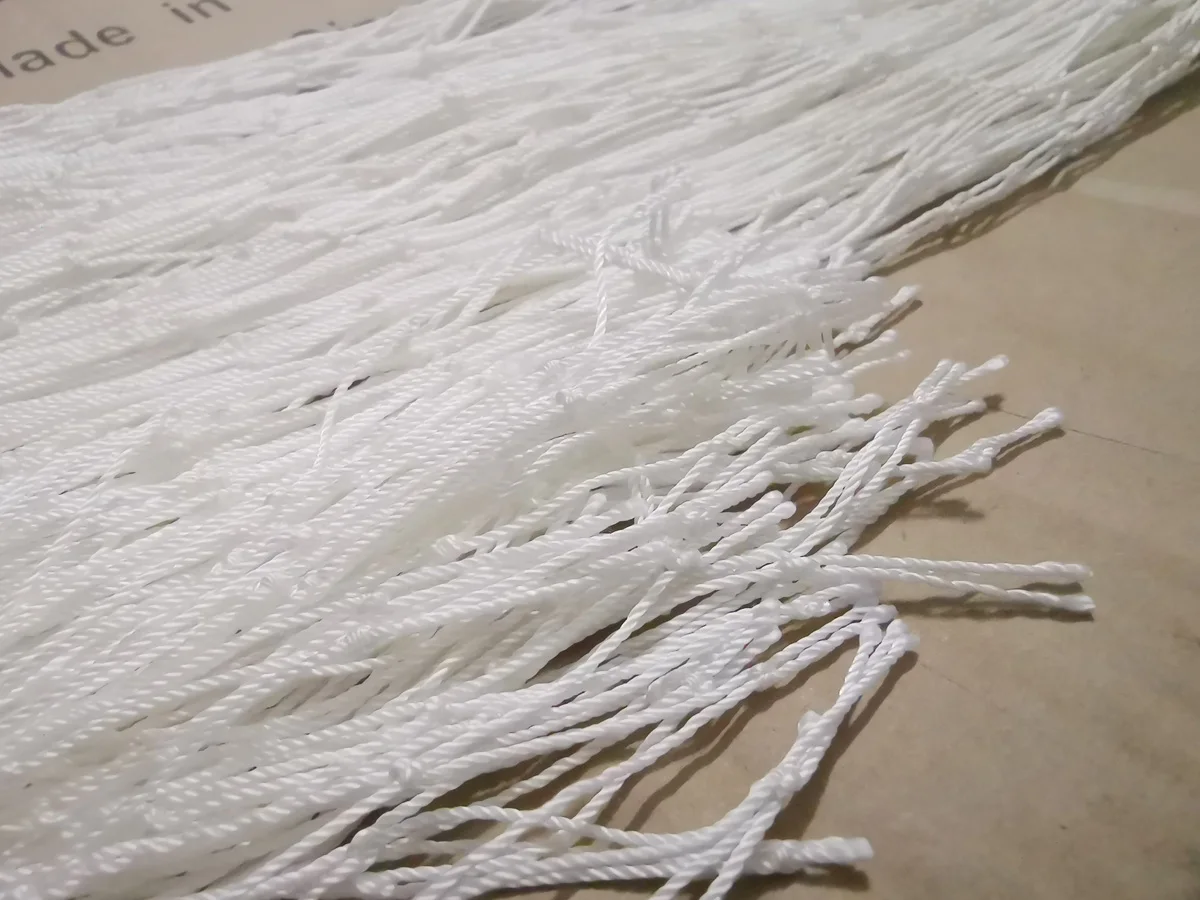 Solides weißes Nylonnetz, Nylon-Fischernetz, Anti-Vogel-Netz, Gartennetz und Pflanzen, schützendes Netz, Stiftnetz für Katzen, Hunde, Hühner – Detail 3