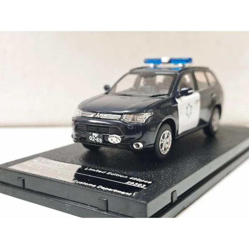 

Flaws Diecast Vitesse 1:43 Scale Mitsubishi Outlander Macau Customs Alloy Car Model