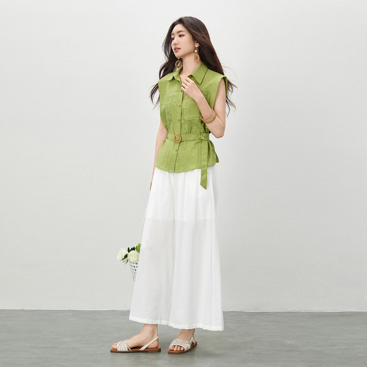 

SENTUBILA Women's Casual Outfit 2026 Summer Lapel Sleeveless Shirt Elastic Waist Cropped Wide Leg Pant 2 Piece Set W62ZA6863
