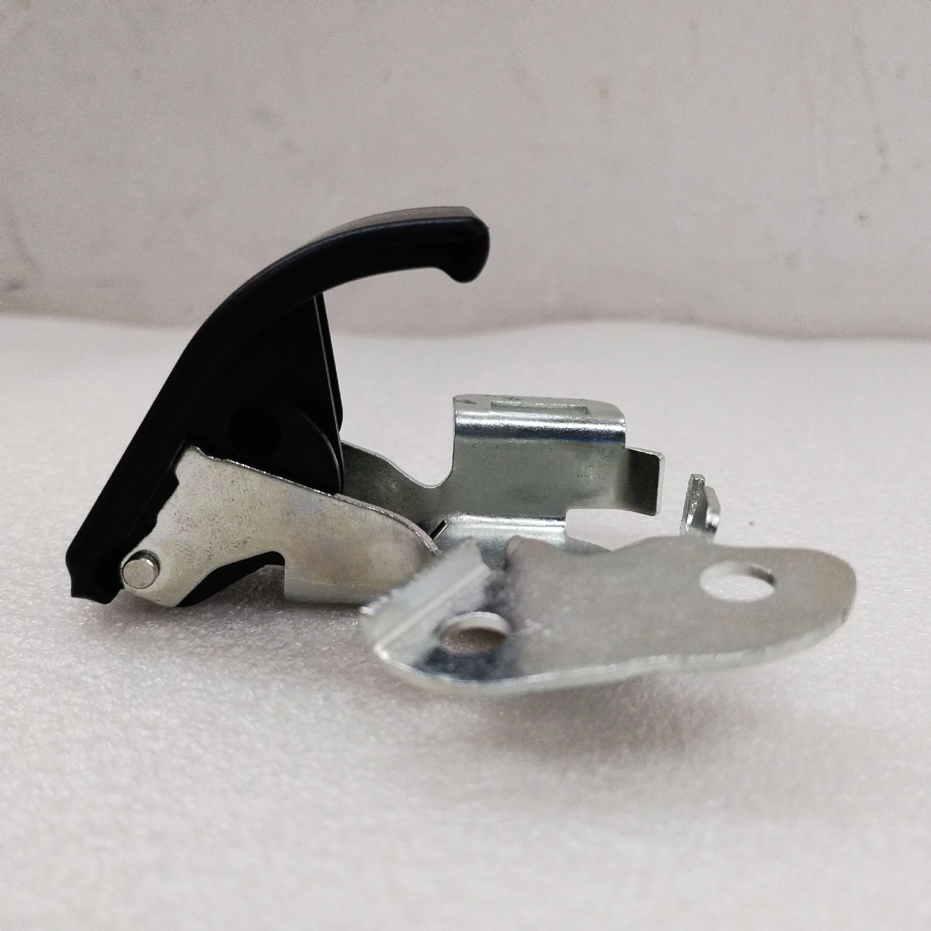 51237149591 Applicable to BMW MINI Mini R55~ R61 hood release handle, cover switch handle