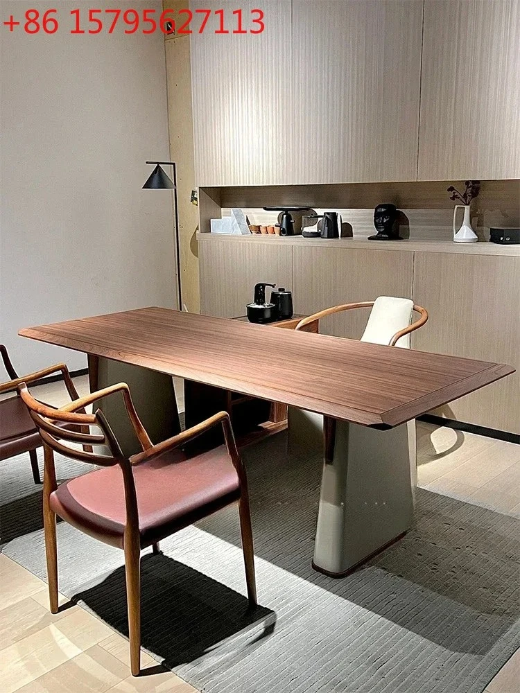 

Средневековый прямоугольный обеденный стол из цельного дерева, высококачественный итальянский минималистичный цвет ореха, современный легкий роскошный обеденный стол