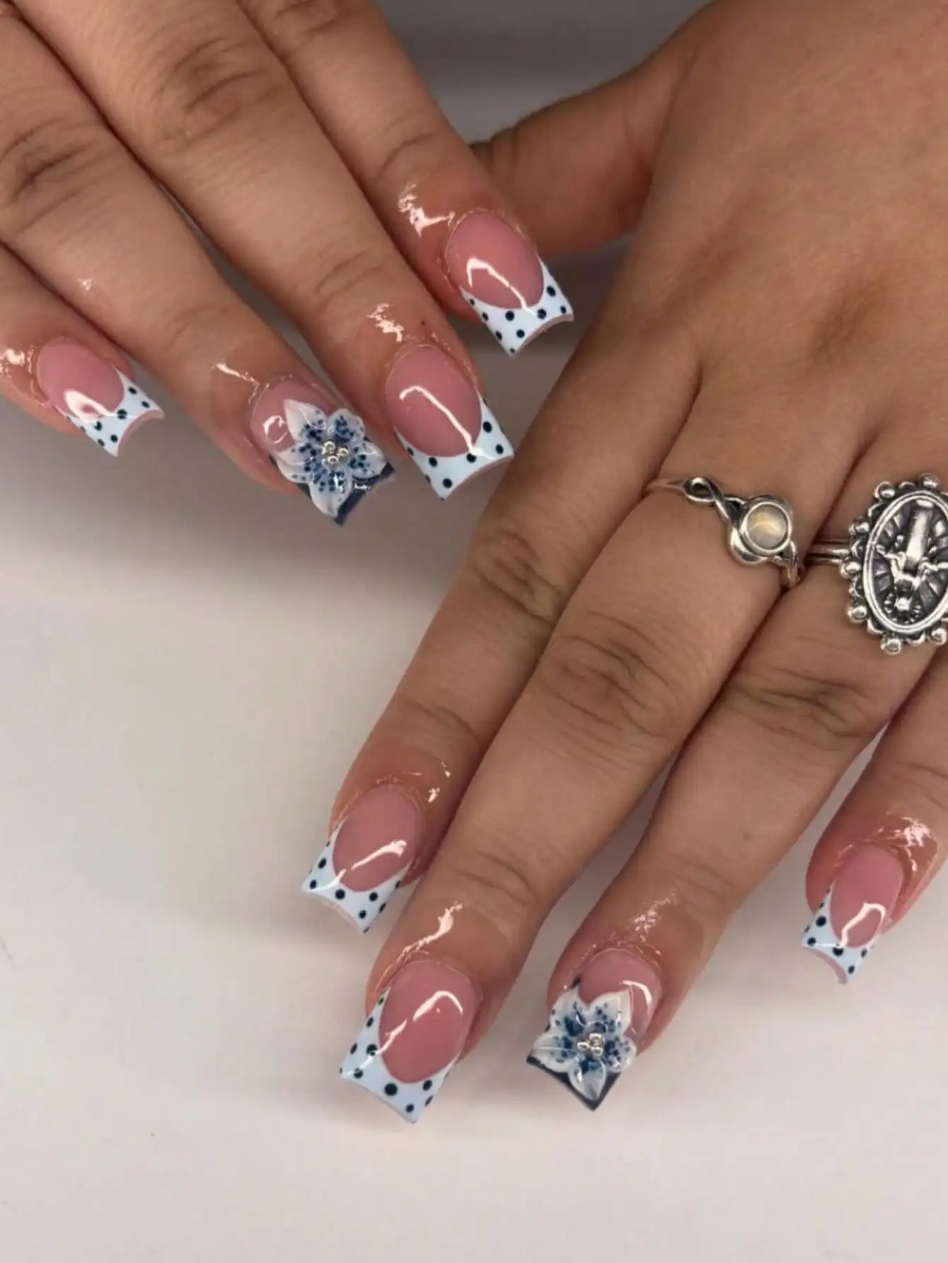 

10pcs Light Blue Polka Dot Square Nail Stickers, 3D Blue & White Decorative Fake Nails. Suitable for Daily Commute & Party Manicure. Great Gift for Women & Girls.