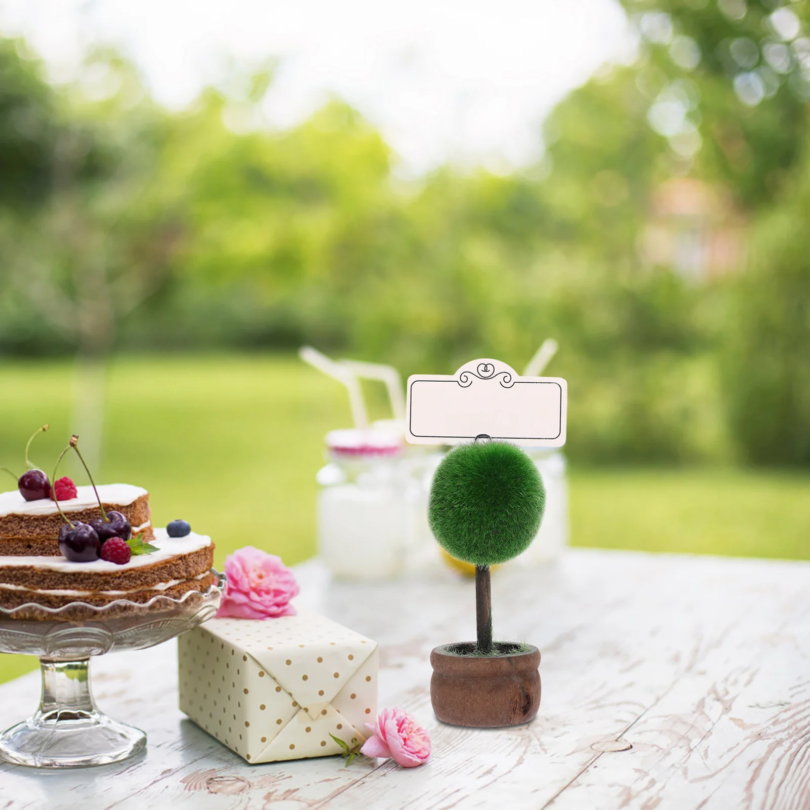 

Resin Table Card Holder Picture Clip Stand Photo Holder Memo Display for Wedding Party Office Table Picture Holders