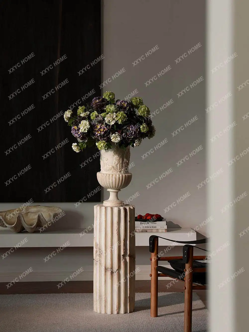 Medieval style ornament Ancient Greek sculpture Villa hotel lobby Roman column floor installation