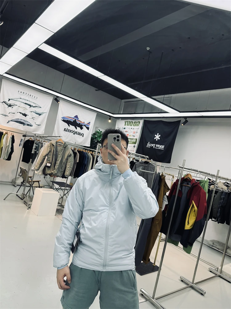 Lightweight Outdoor Cotton Jacket for Men And Women Anti-Scratch Windproof Water-Resistant Fashionable Urban Style Hooded