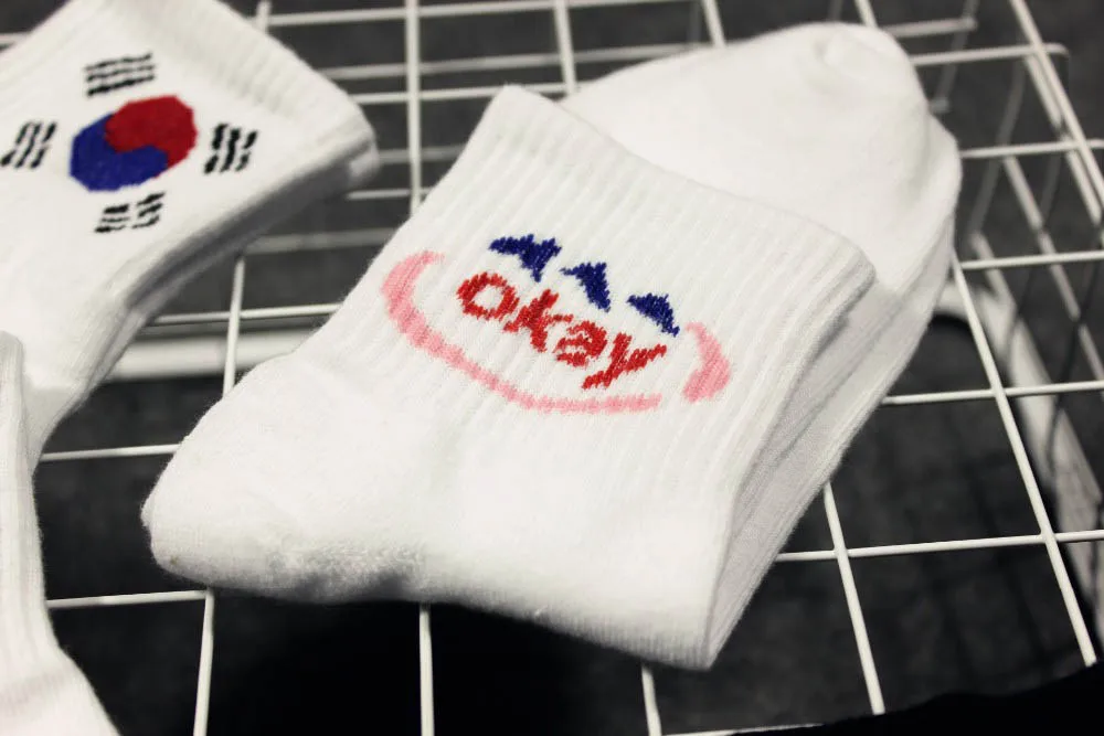 2 Paare/los CRUSH Buchstaben Zwei Streifen Lustige Cartoon Baumwollsocken für Straße Hip Hop Skateboard Sport – Detail 23