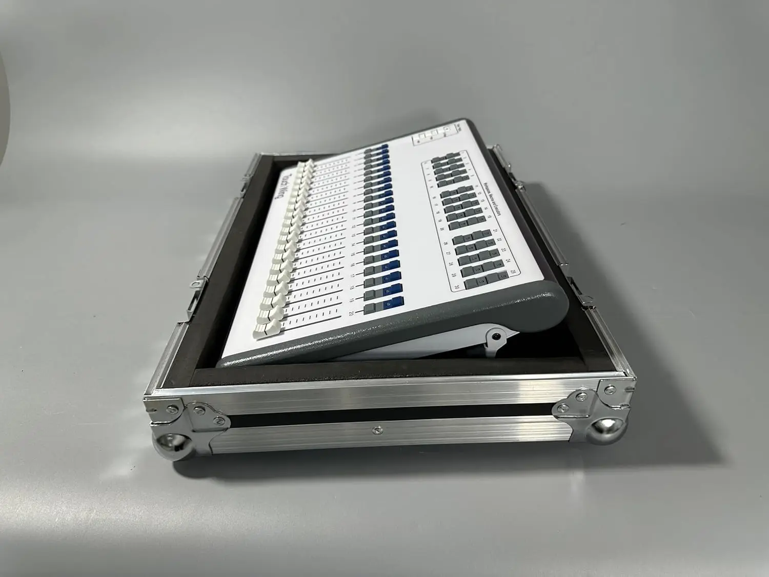 Touch Wing DJ Controller compatible with Titan Console Titan Mobile TT Quarz 192 Tiger Touch Pro Plus for Par Moving Head Light