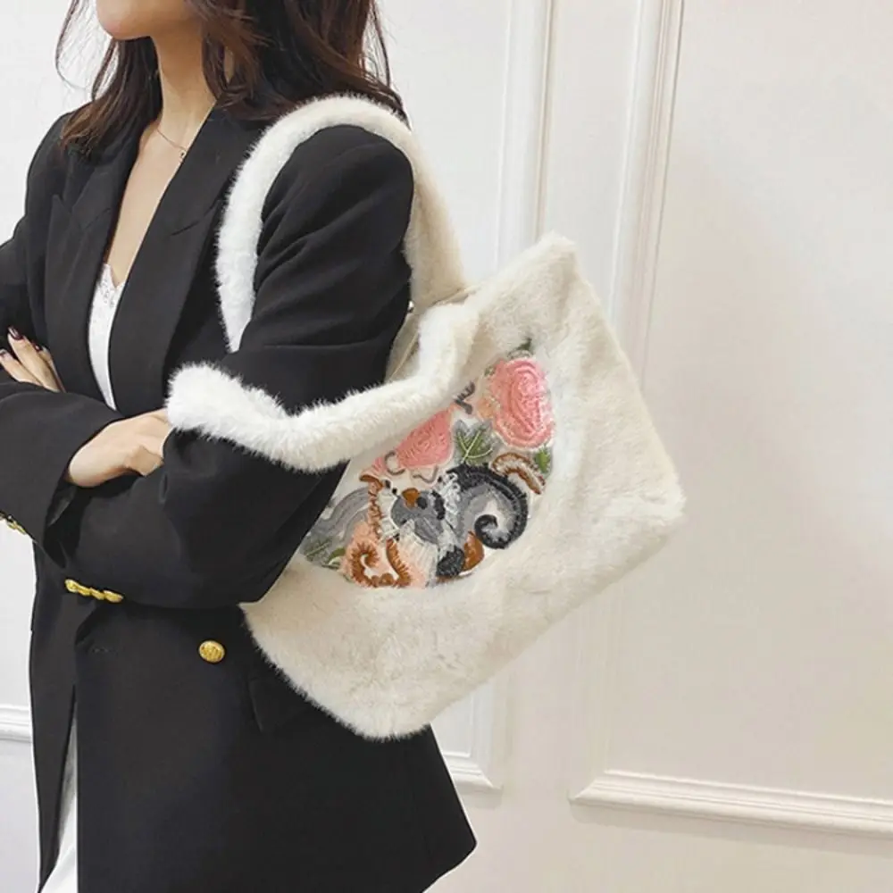 Chinese Style Plush Handbag Embroidery with Magnetic Buckle Plush Tote Bag Large Capacity Fluffy Plush Change Pouch Autumn