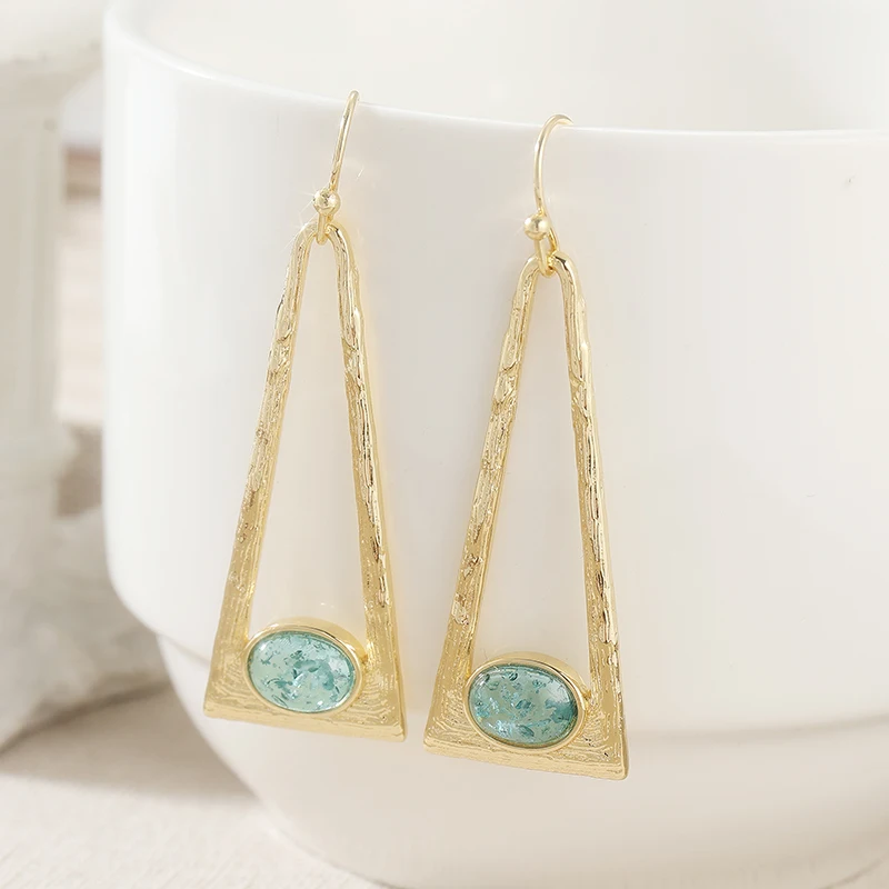 Minimalistische geometrische hohle Dreieck-Ohrringe für Damen mit blauem Edelstein – Eleganter Schmuck als Geschenk