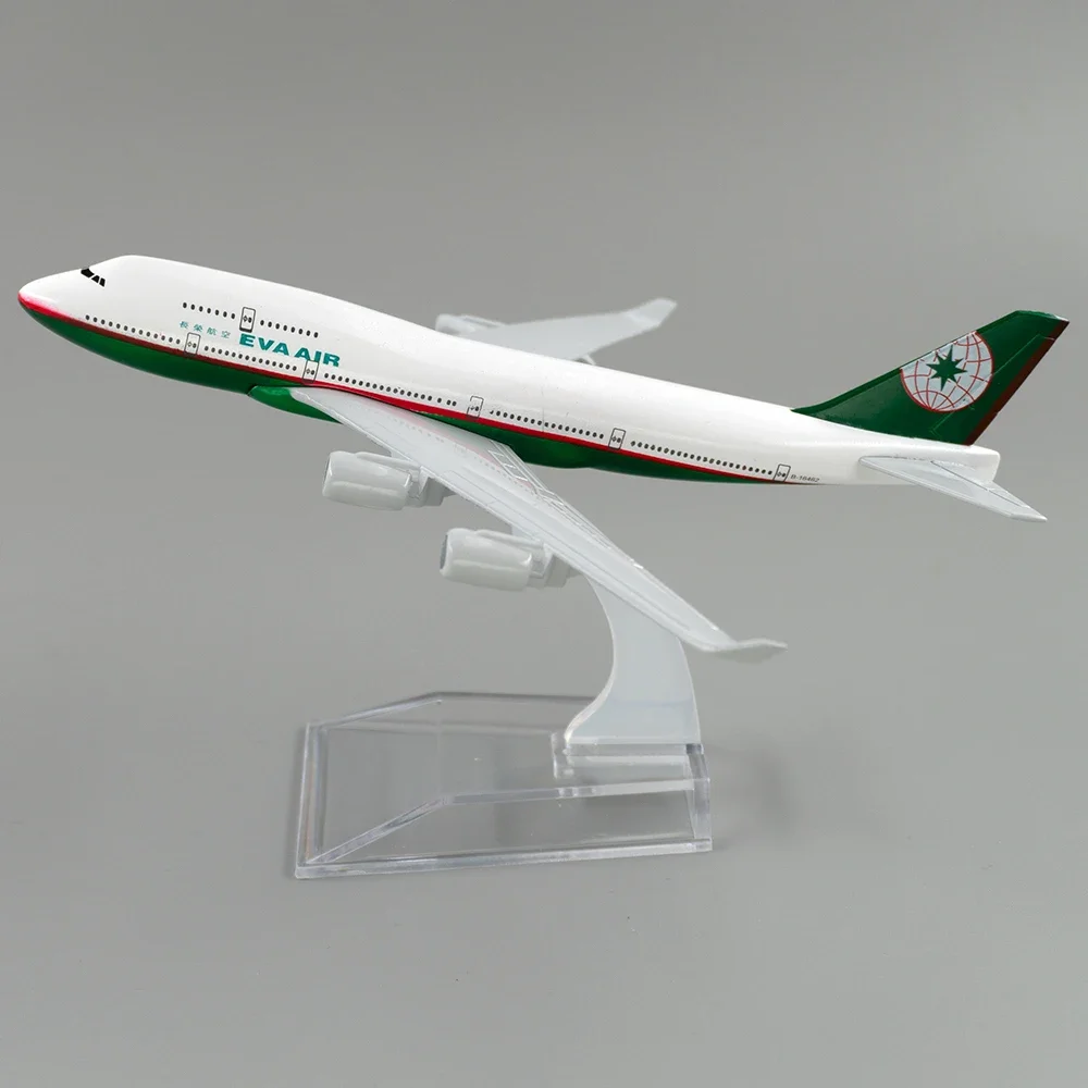 

1/400 Aircraft Boeing 747 EVA AIR 16cm Alloy Airplane B747 Model Children Xmas Gift for Decoration Collection