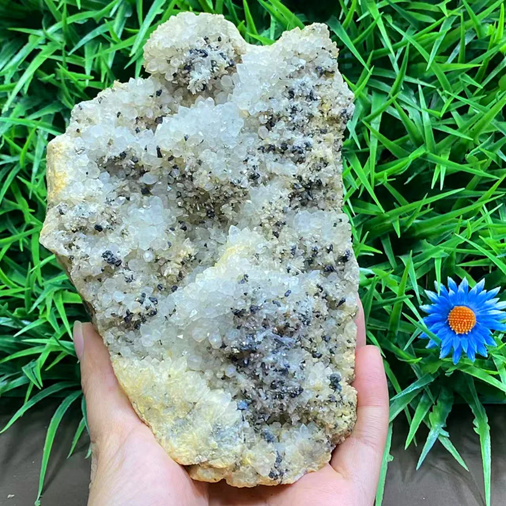 Natural quartz crystal, white crystal cluster with beryl. Home decoration, ornaments, therapy, chakras.