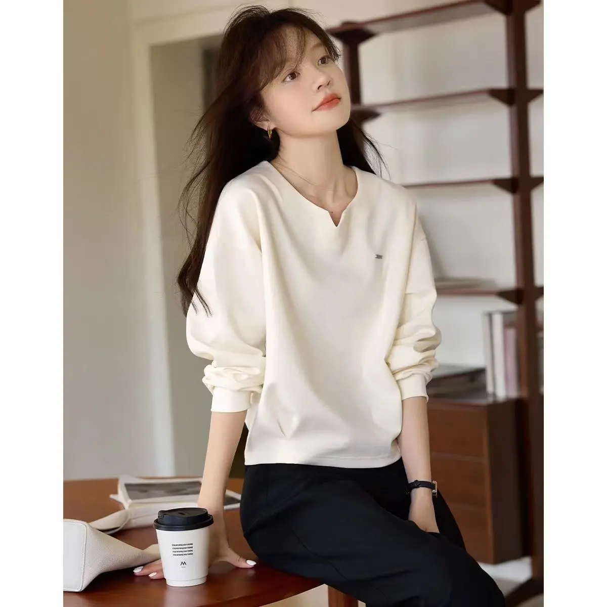 

Весна/осень 202, новая повседневная свободная спортивная одежда с v-образным вырезом и талией, женская однотонная универсальная толстовка с капюшоном, топ