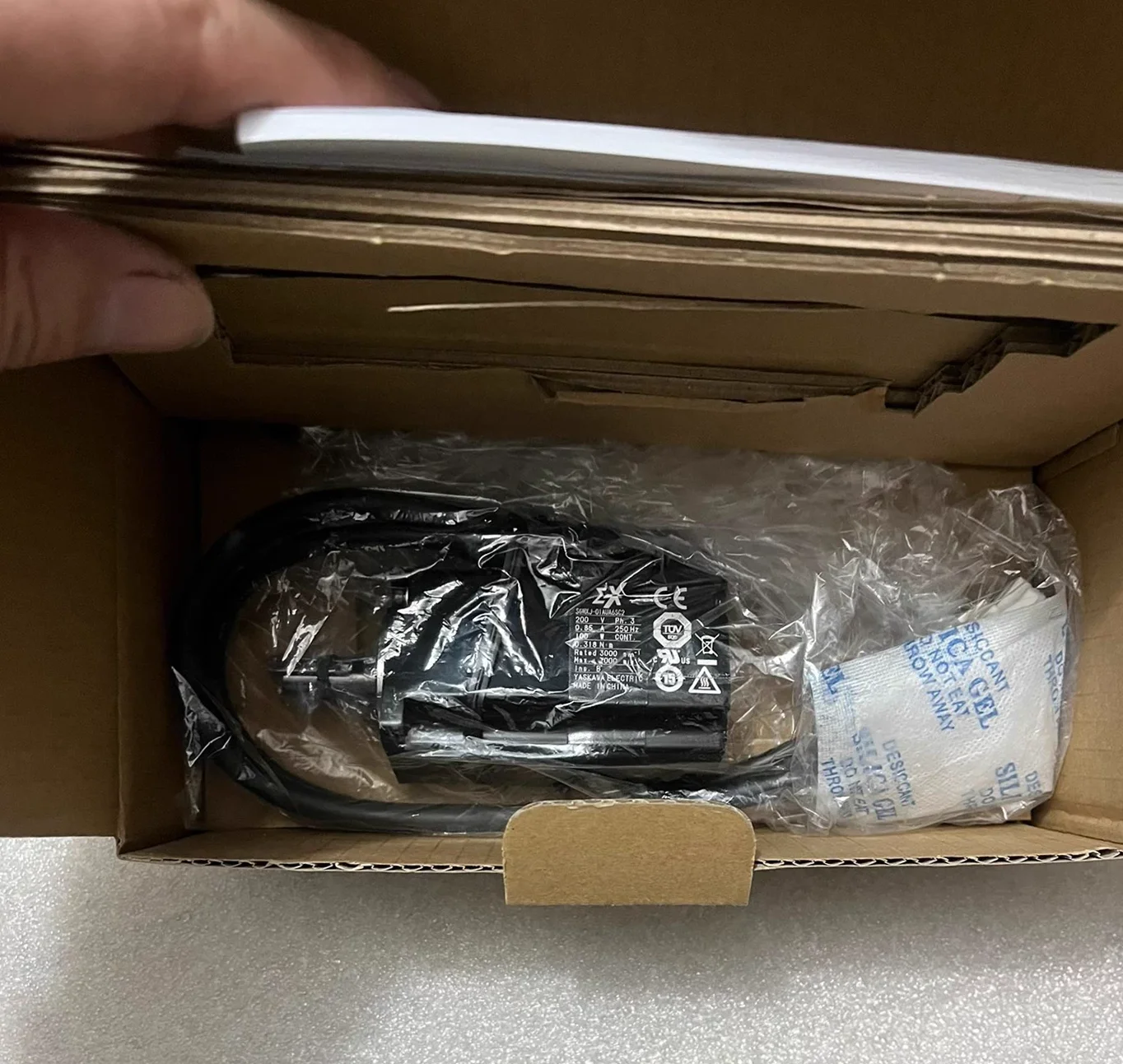 SGMXJ-01AUA6SC2 Brand New Servo Motor Original Genuine，Fast shipping，SGMXJ 01AUA6SC2