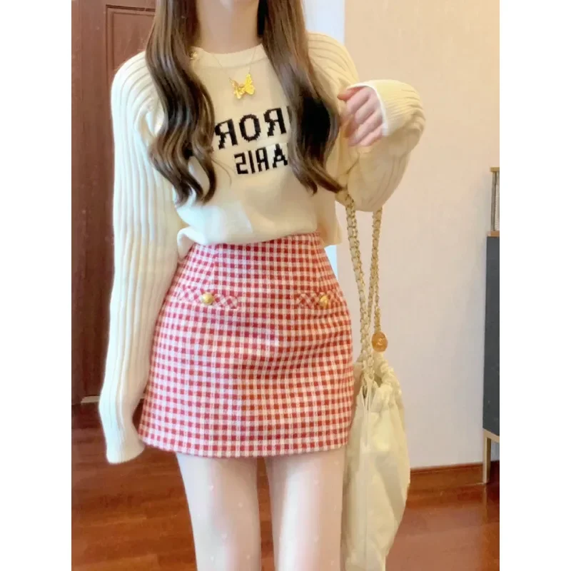 

Beautiful skirt suit for women in autumn 2024, two-piece suit of cute and sweet girl style fashion casual sweater and skirt.