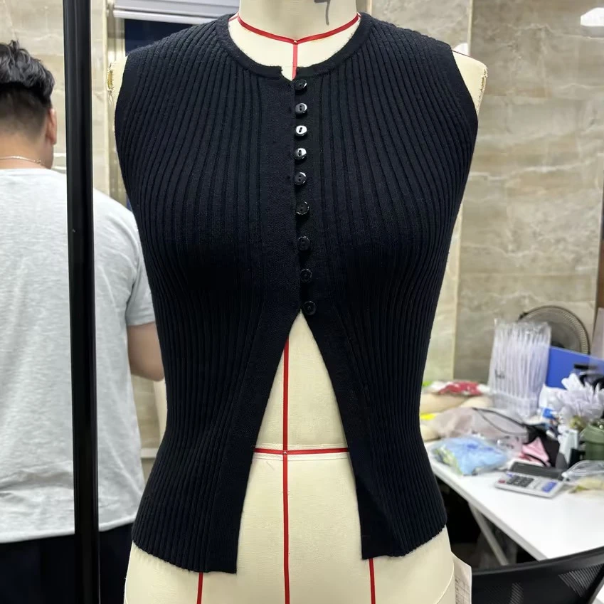 

Basic Women’s Summer Knitted Vest Sleeveless Round Neck Solid Color Button Front Cutout Slim Fit Crop Tops