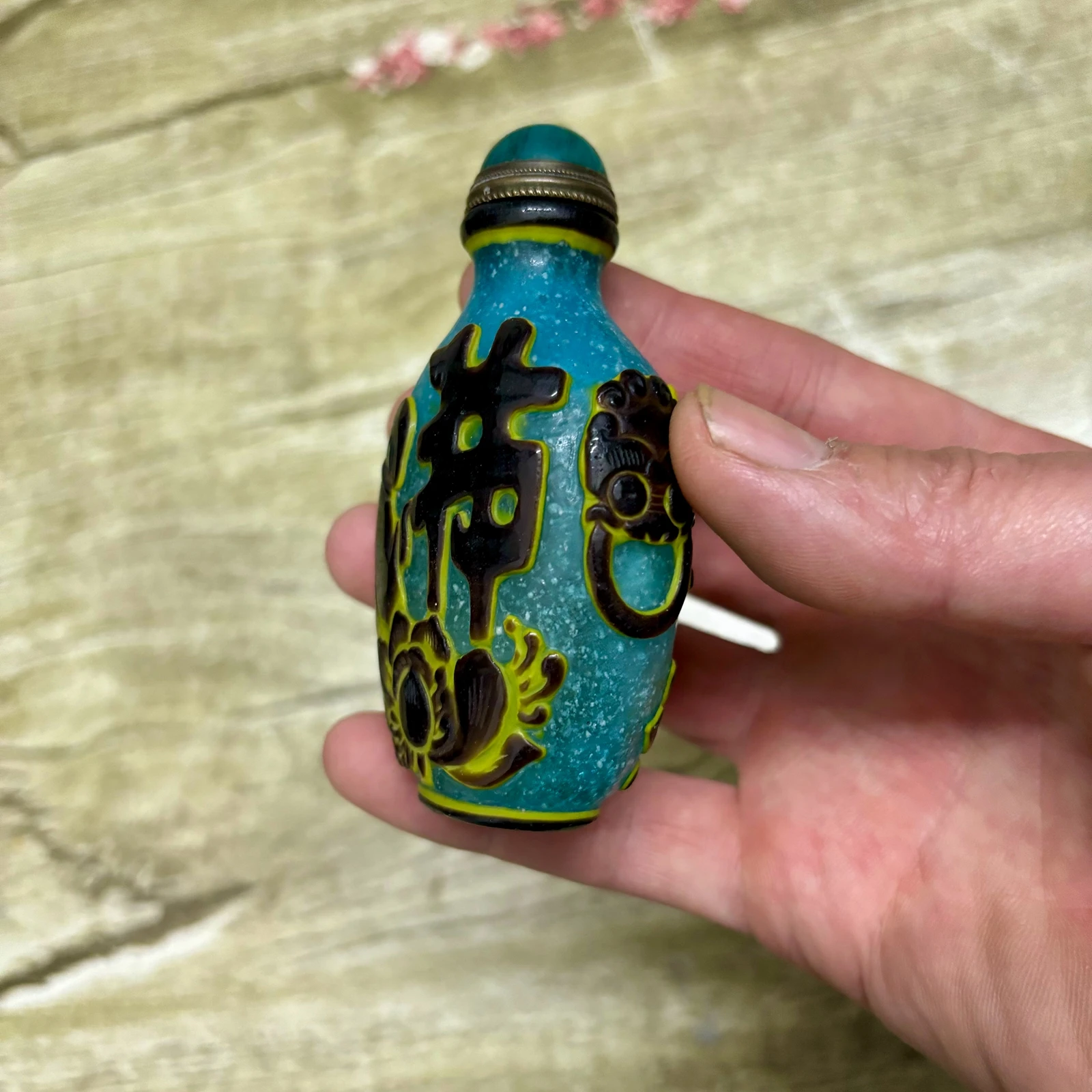 Vintage Chinese Carved Glass Snuff Bottle Snuffbox Rare Glaze Buddha Statue Figurines Art Guanyin Kwan Yin Avalokitesvara