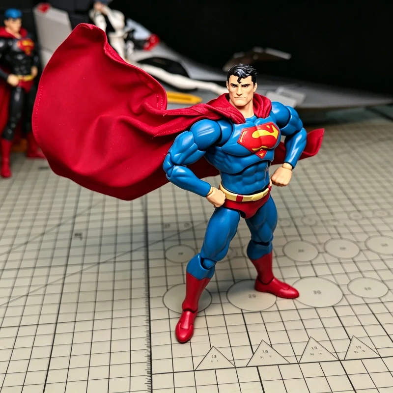 Figura de Acción Articulada de Superman Hush de 16 cm, CT Mafex No.117, con Cabezas y Manos Intercambiables, Muñeco de la Liga de la Justicia, Modelo de Héroe, Juguete de Regalo