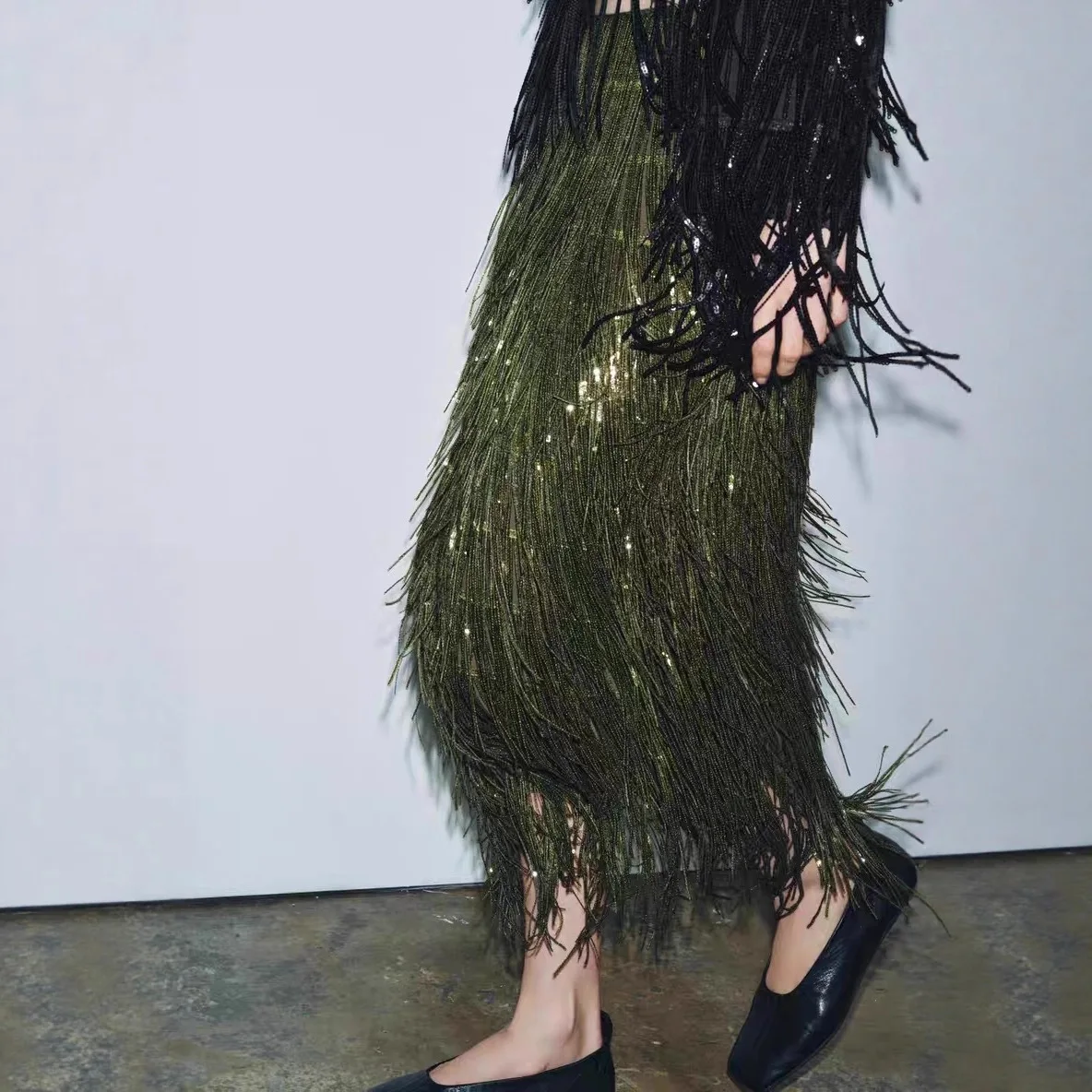 

2025 Autumn/Winter New Arrival Fashion Sequined Tassel Party Skirt