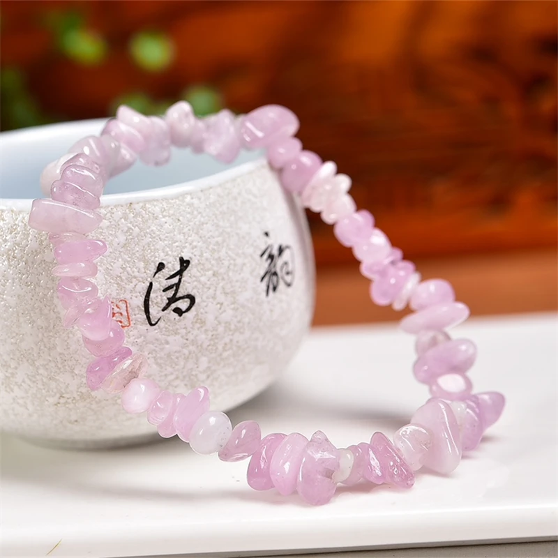 Natural Kunzite Gravel Stone Bracelet Simple Energy Elastic Bracelet Academic Magnetic Field Jewelry Party Gift 1PCS