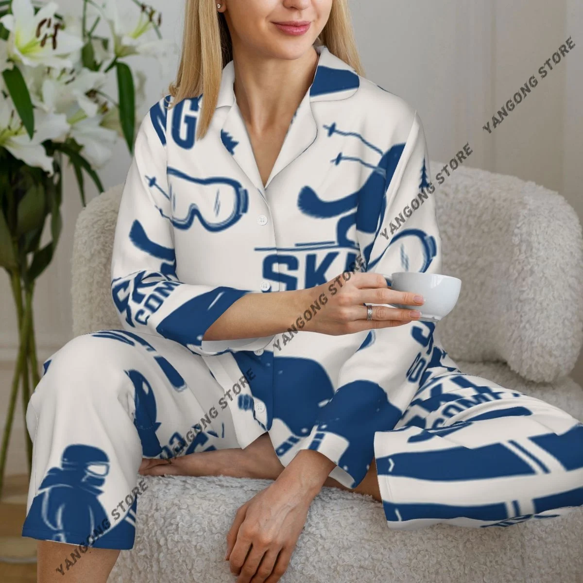 

Ski Vintage Style Skiing Themed Motifs Womens Pajamas Loungewear Two-piece Sleepwear Button-Down Full Sleeve Long Pajamas Set