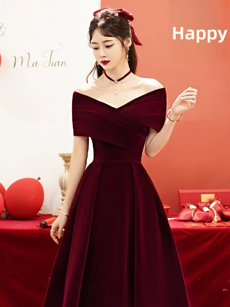 

Красное вечернее платье на одно плечо для женщин больших размеров, для беременных, формальное бальное платье в корейском стиле, приталенное, средней длины