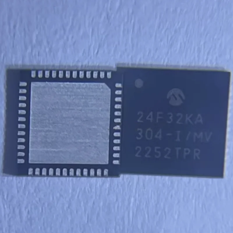 

PIC24F32KA304-I/MV QFN48 Новый оригинальный сток