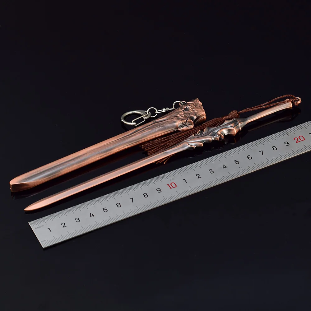 Un modèle d'armes entièrement métalliques de 22 cm de la "Épée en bois magique" par Du Gu Qiu Bai de la série télévisée "La légende des héros du Condor"