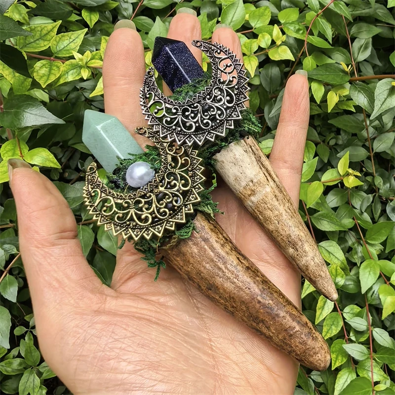 Natural Crystal Pillar Shaman Deer Horn Ornament With Retro Moon Design Handmade Altar Decoration For Witchcraft Home Decor